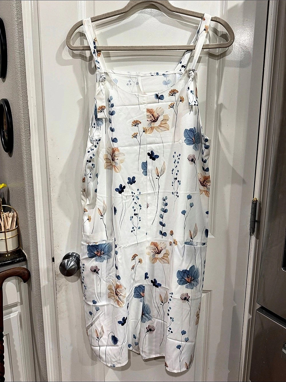 Floral Romper in White & Blue Like New